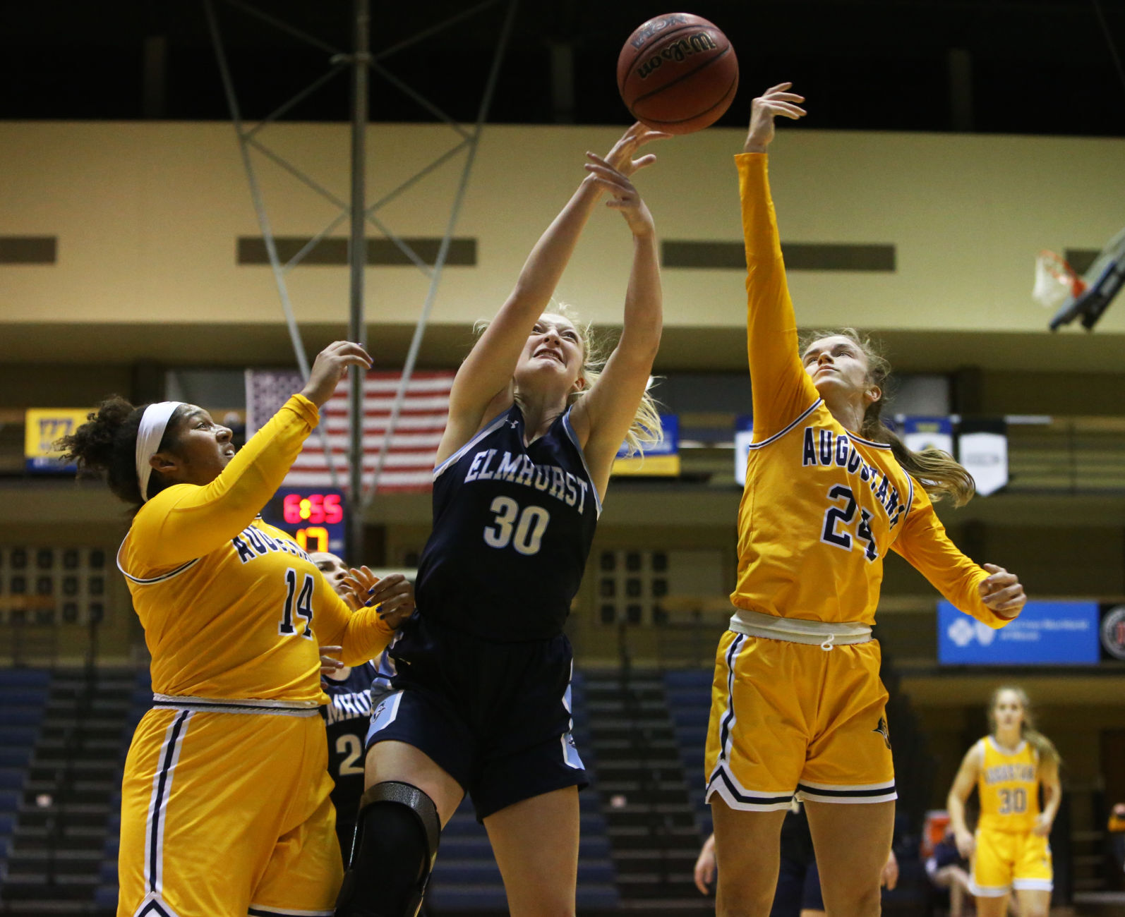 011222-qc-spt-augie women001.JPG